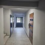 Vesta M52 Free Parking שצ'צ'ין