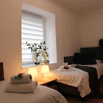 Apartmanhotel Vesta M52 Free Parking 3*