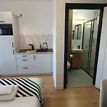 Apartmanhotel Vesta M52 Free Parking 3*
