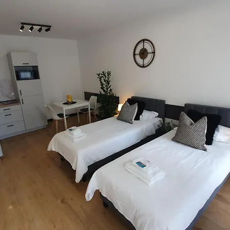 Vesta M52 Free Parking Štetín