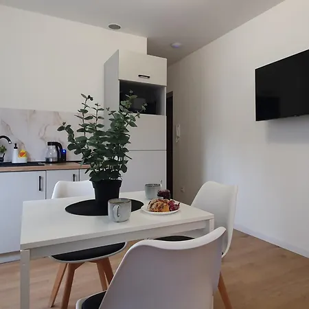 Vesta M52 Free Parking Aparthotel 3*