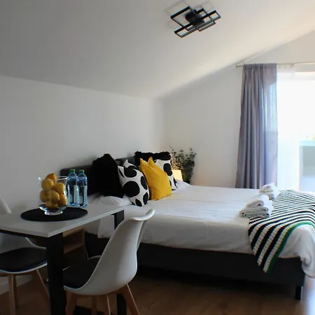 Vesta M52 Free Parking