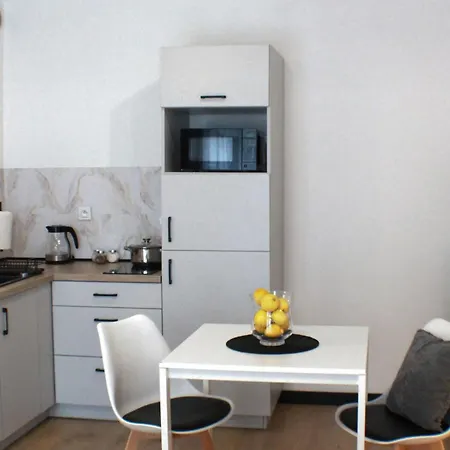 Vesta M52 Free Parking シュチェチン