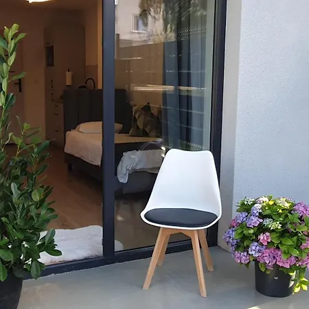 Vesta M52 Free Parking シュチェチン