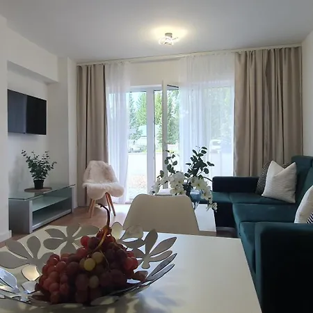 Vesta M52 Free Parking Apartahotel 3*