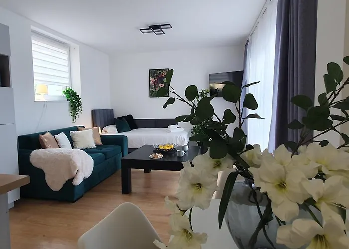 Vesta M52 Free Parking 3*