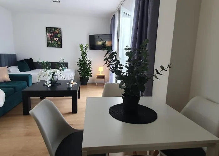 Vesta M52 Free Parking Apartahotel